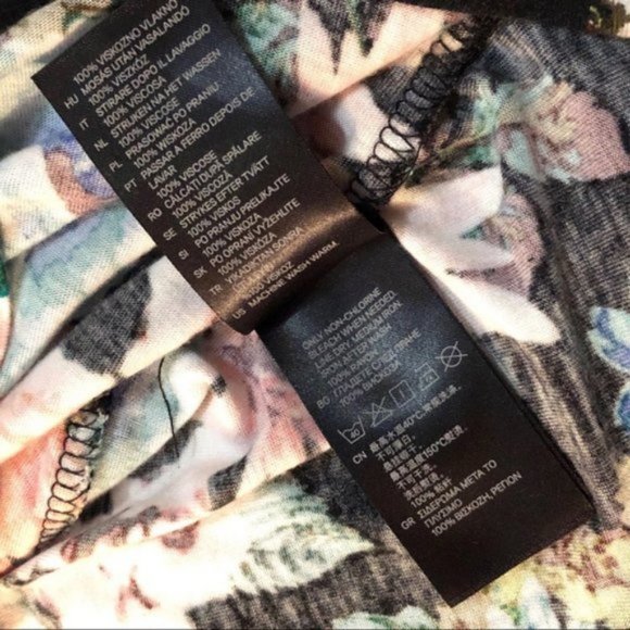 H&M Deep V Draped Short Sleeve Blouse Floral Top - Picture 4 of 8